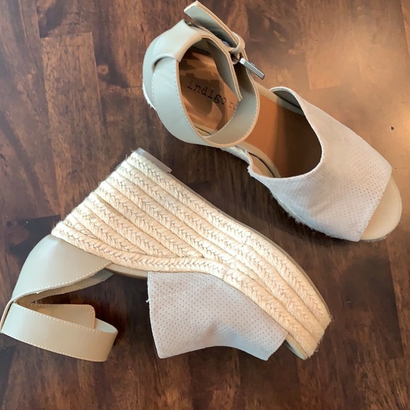 Indigo Rd. Taupe Espadrilles, Size 6 - Picture 2 of 5